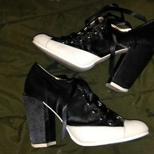 WOMENS SHOES